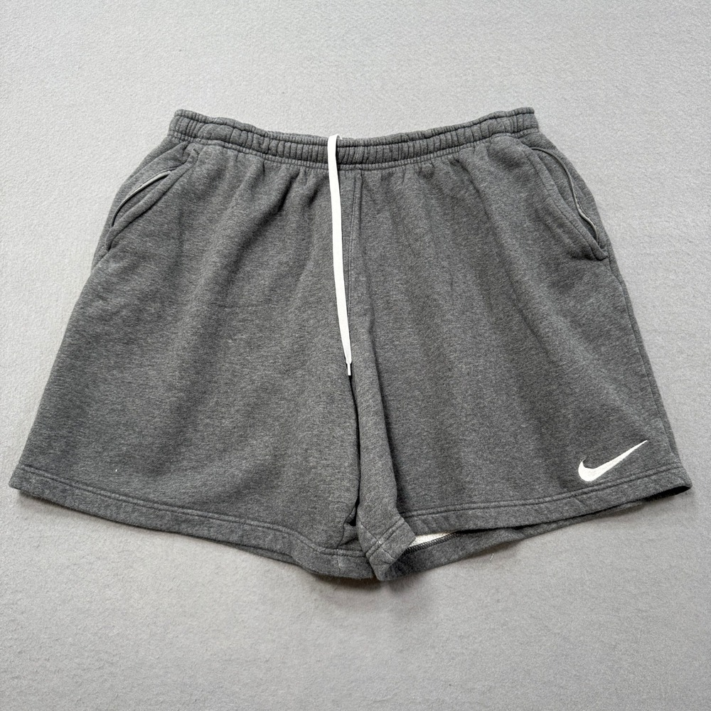 Nike Sweat Shorts Men's 2XL Gray Loose Fit Swoosh Fleece Lined Athletic Comfy